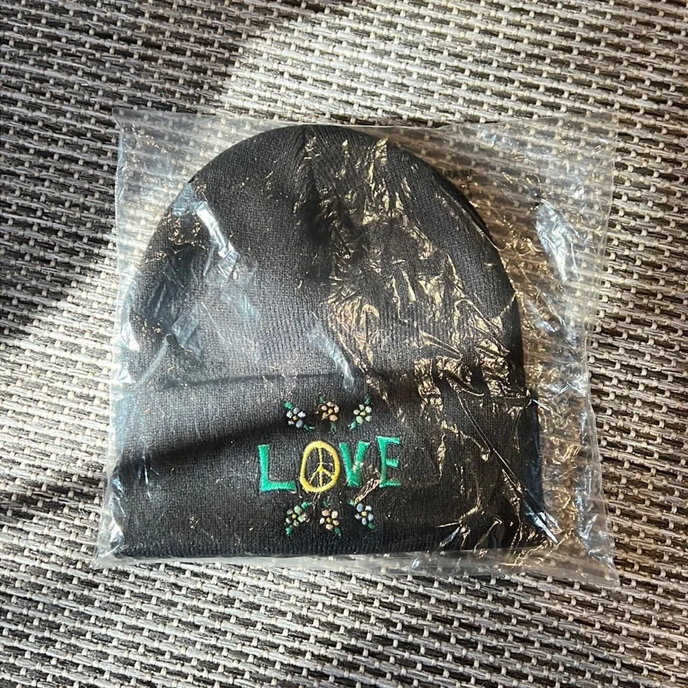 NWT Urban Outfitters Coney Island Picnic Black Love Beanie - Picture 2 of 4